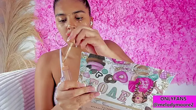 Melodymoore  online show from November 2025 02:33:01 AM