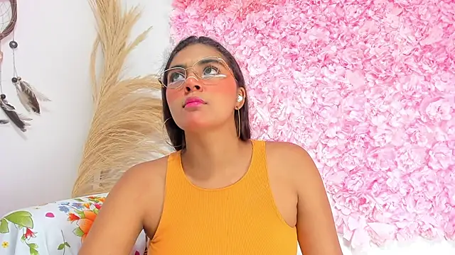 Melodymoore  online show from February 2026 01:25:01 AM