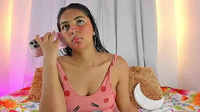 Melodymoore  online show from July 2026 09:58:01 PM