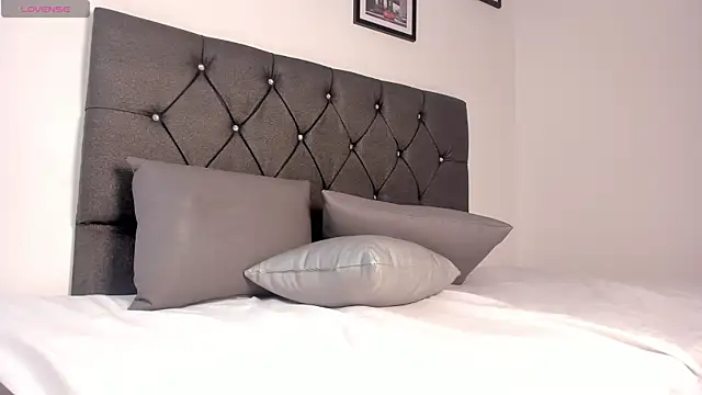 noah johes online show from October 2025 04:00:01 AM