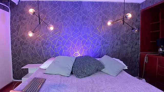 zephyra-angels online show from October 2025 04:11:02 AM