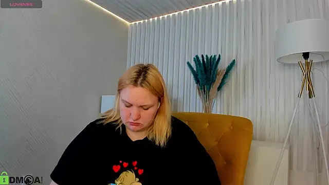 Amy Hall online show from September 2025 01:17:02 AM