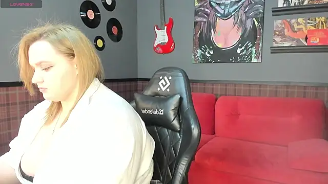 Amy Hall online show from March 2025 06:28:02 AM