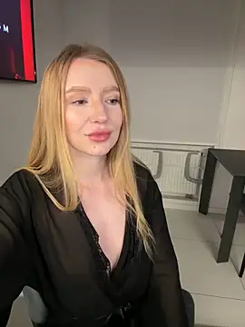 EvaBrooklyn online show from February 2025 06:31:01 PM