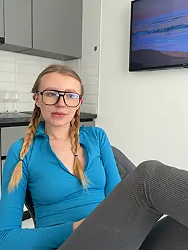 EvaBrooklyn online show from February 2025 12:01:01 PM
