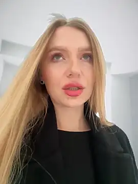 EvaBrooklyn online show from March 2025 03:39:01 PM