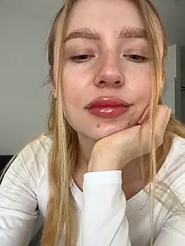 EvaBrooklyn online show from March 2025 06:31:01 AM