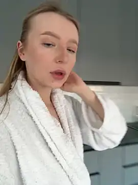 EvaBrooklyn online show from February 2025 05:04:02 AM