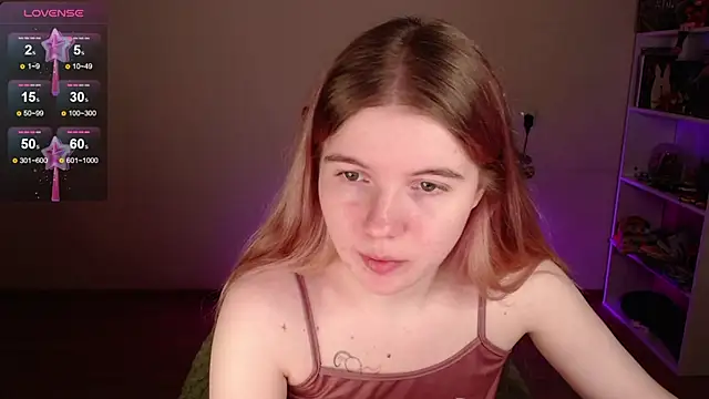 Strawberry juli online show from February 2026 01:22:01 PM