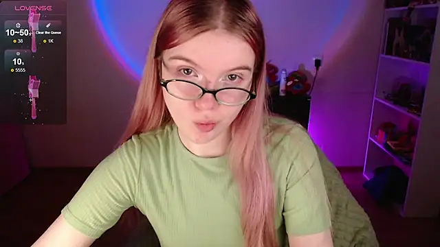 Strawberry juli online show from December 2025 05:33:01 AM