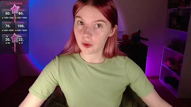 Strawberry juli online show from November 2025 09:30:01 AM