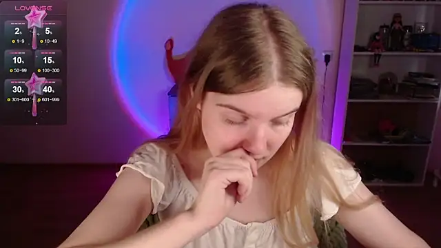 Strawberry juli online show from May 2026 10:40:02 AM