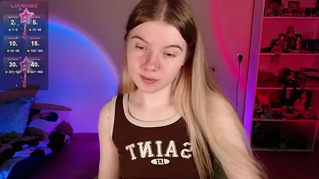 Strawberry juli online show from May 2026 03:05:01 AM