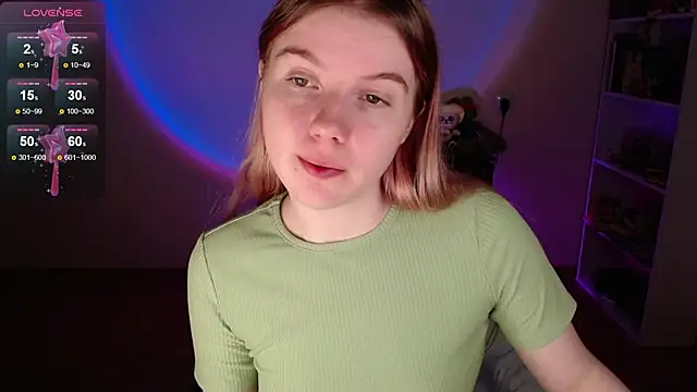 Strawberry juli online show from February 2026 04:43:01 AM