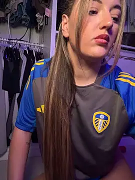 Snapshot of MissMaisiex chatting on February 2026 07:35:02 PM MissMaisiex online show from February 2026 07:35:02 PM