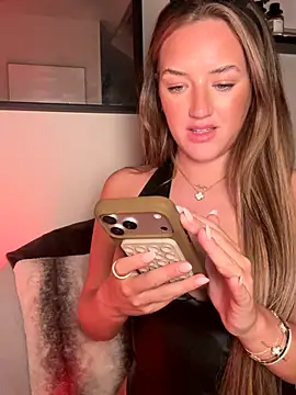 Snapshot of MissMaisiex chatting on October 2025 08:20:01 PM MissMaisiex online show from October 2025 08:20:01 PM