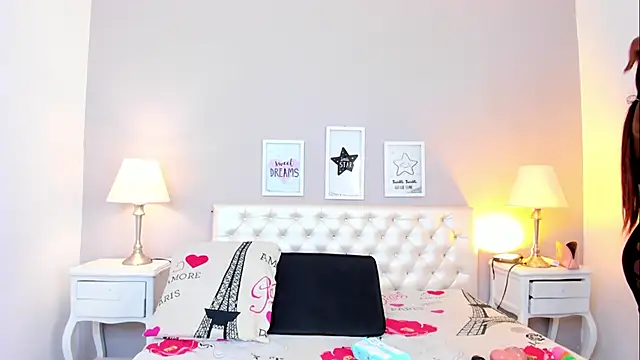 Snapshot of megan_loviitz chatting on January 2026 12:09:01 PM megan loviitz online show from January 2026 12:09:01 PM