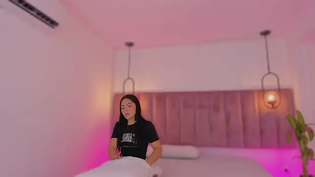 Haily b online show from February 2026 07:44:01 PM