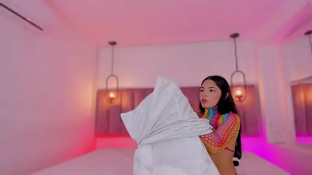 Haily b online show from December 2025 07:58:01 PM