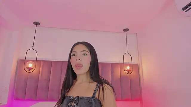 Haily b online show from December 2025 08:12:02 PM