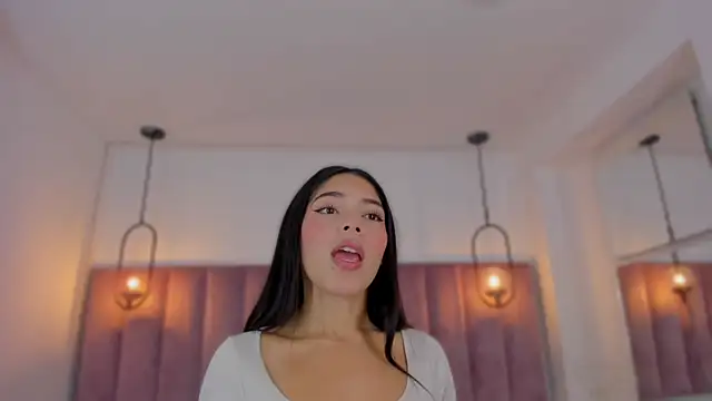 Haily b online show from December 2025 07:57:02 PM