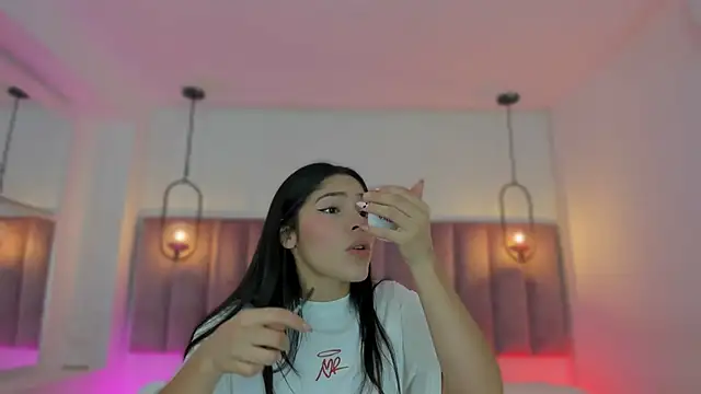 Haily b online show from December 2025 08:14:01 PM