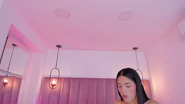 Haily b online show from November 2025 07:47:01 PM