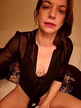 Snapshot of Rosemarie_Blu chatting on February 2025 07:32:01 PM Rosemarie Blu online show from February 2025 07:32:01 PM
