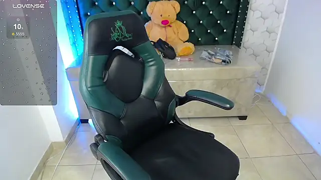 Snapshot of Sarah_evansm chatting on October 2025 02:54:02 AM Sarah evansm online show from October 2025 02:54:02 AM