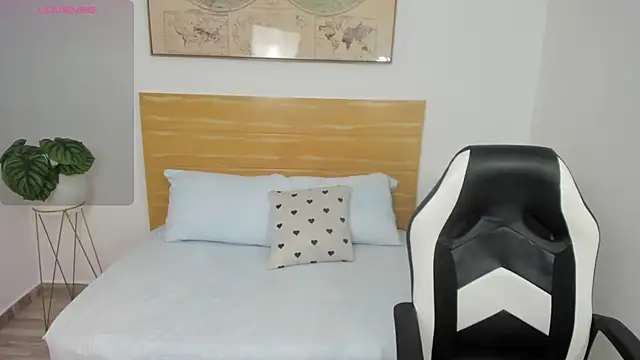 dulce victoriaa  online show from October 2025 02:02:01 AM