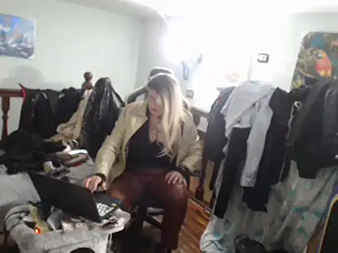 emmex671 online show from March 2025 06:50:01 PM