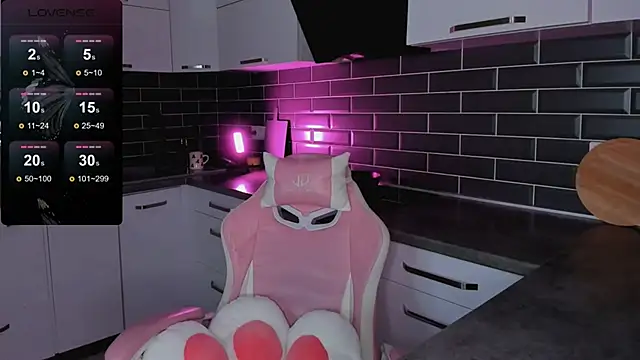 Snapshot of EmmaVictori1 chatting on February 2026 12:04:02 PM EmmaVictori1 online show from February 2026 12:04:02 PM