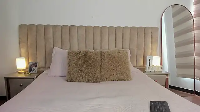 Sophie Restrepo online show from March 2026 03:19:02 PM