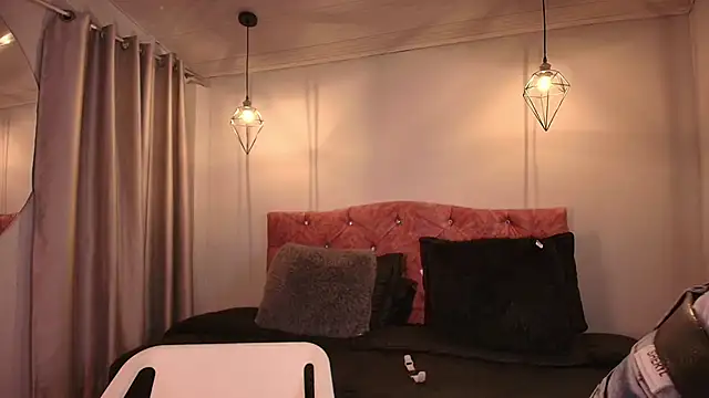 Snapshot of miaoconell chatting on December 2025 09:01:02 PM miaoconell online show from December 2025 09:01:02 PM