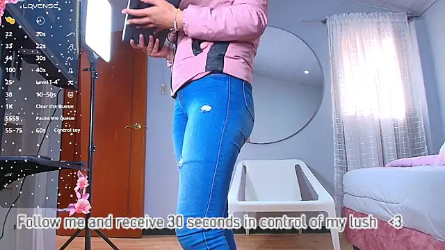 Snapshot of miaoconell chatting on March 2025 01:01:02 PM miaoconell online show from March 2025 01:01:02 PM