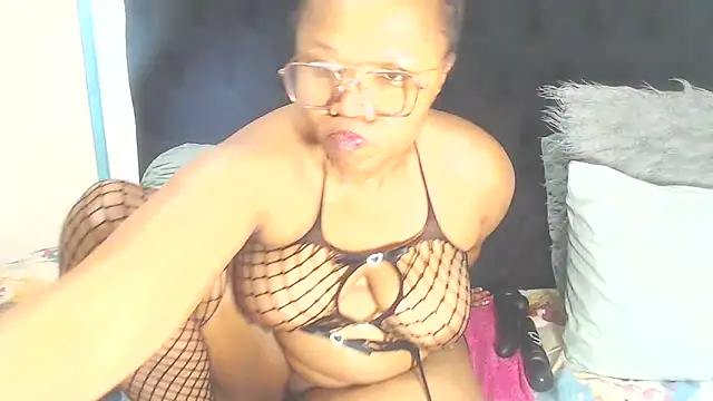 BootyClitQueen online show from May 2026 05:47:02 AM