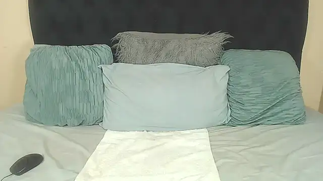 Snapshot of BootyClitQueen chatting on September 2025 01:18:02 PM BootyClitQueen online show from September 2025 01:18:02 PM