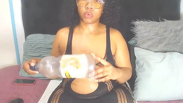 Snapshot of BootyClitQueen chatting on June 2026 07:52:02 PM BootyClitQueen online show from June 2026 07:52:02 PM