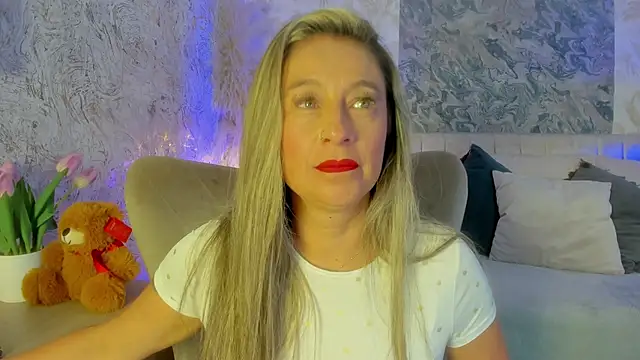Snapshot of Liannaa_ chatting on September 2025 07:09:02 PM Liannaa online show from September 2025 07:09:02 PM