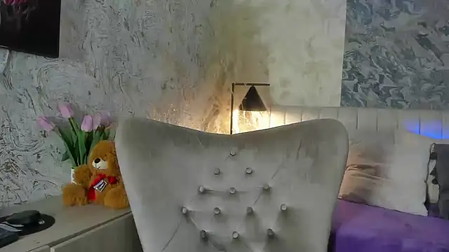 Arianaa collins online show from October 2025 12:02:01 PM