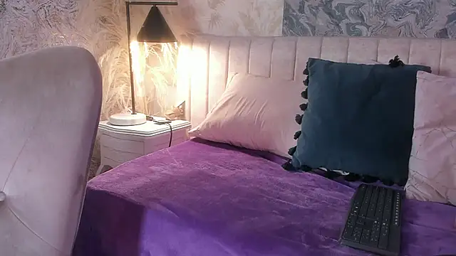 Arianaa collins online show from November 2025 11:47:01 AM