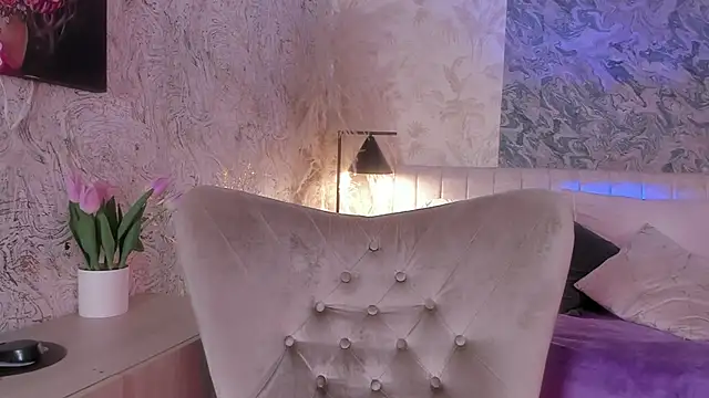 Arianaa collins online show from October 2025 12:17:01 PM