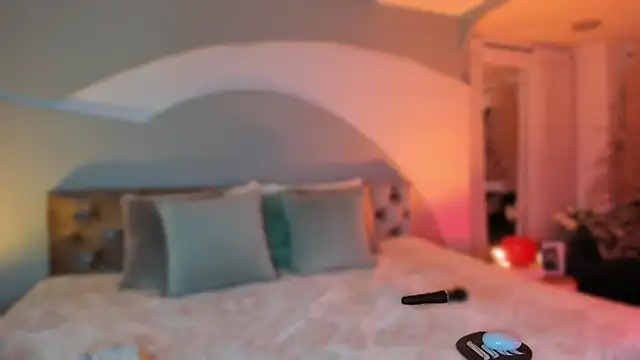 Elizabeth clark  online show from November 2025 08:03:01 PM