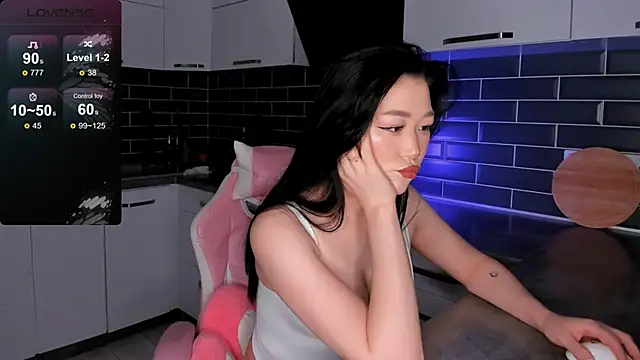 ShaiyaMinn3 online show from April 2026 03:29:01 PM