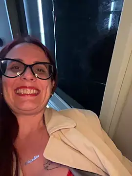 Snapshot of NataKitten chatting on May 2026 06:00:02 PM NataKitten online show from May 2026 06:00:02 PM