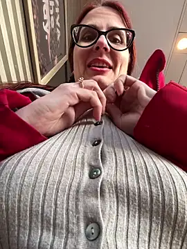 Snapshot of NataKitten chatting on April 2026 04:05:02 AM NataKitten online show from April 2026 04:05:02 AM