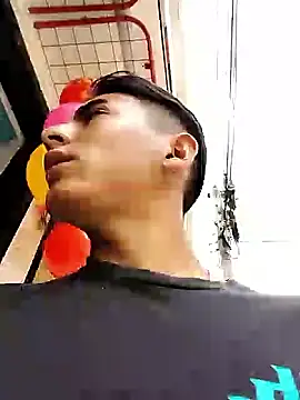 Snapshot of Red0686kkg chatting on December 2025 06:23:02 PM Red0686kkg online show from December 2025 06:23:02 PM