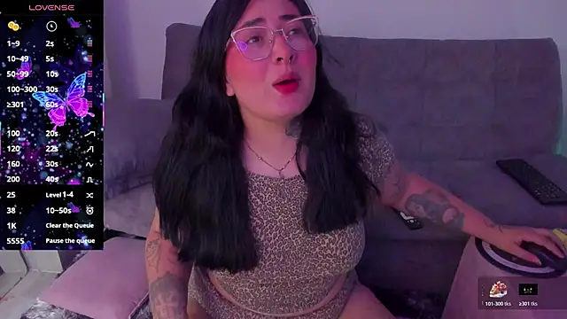 Curvybaddie99 online show from March 2026 06:51:02 PM