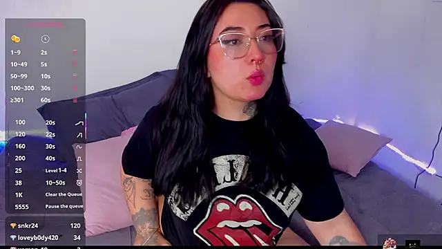 Curvybaddie99 online show from January 2026 07:25:01 AM