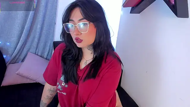 Curvybaddie99 online show from November 2025 04:39:01 AM